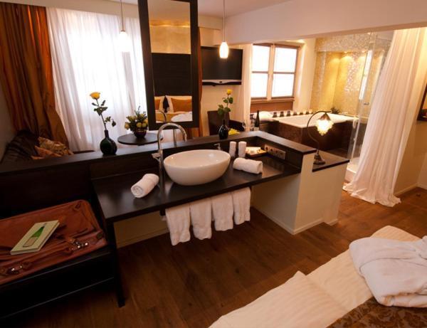 Hotel Laurentius ไวเคอร์ไซม์ ภายนอก รูปภาพ